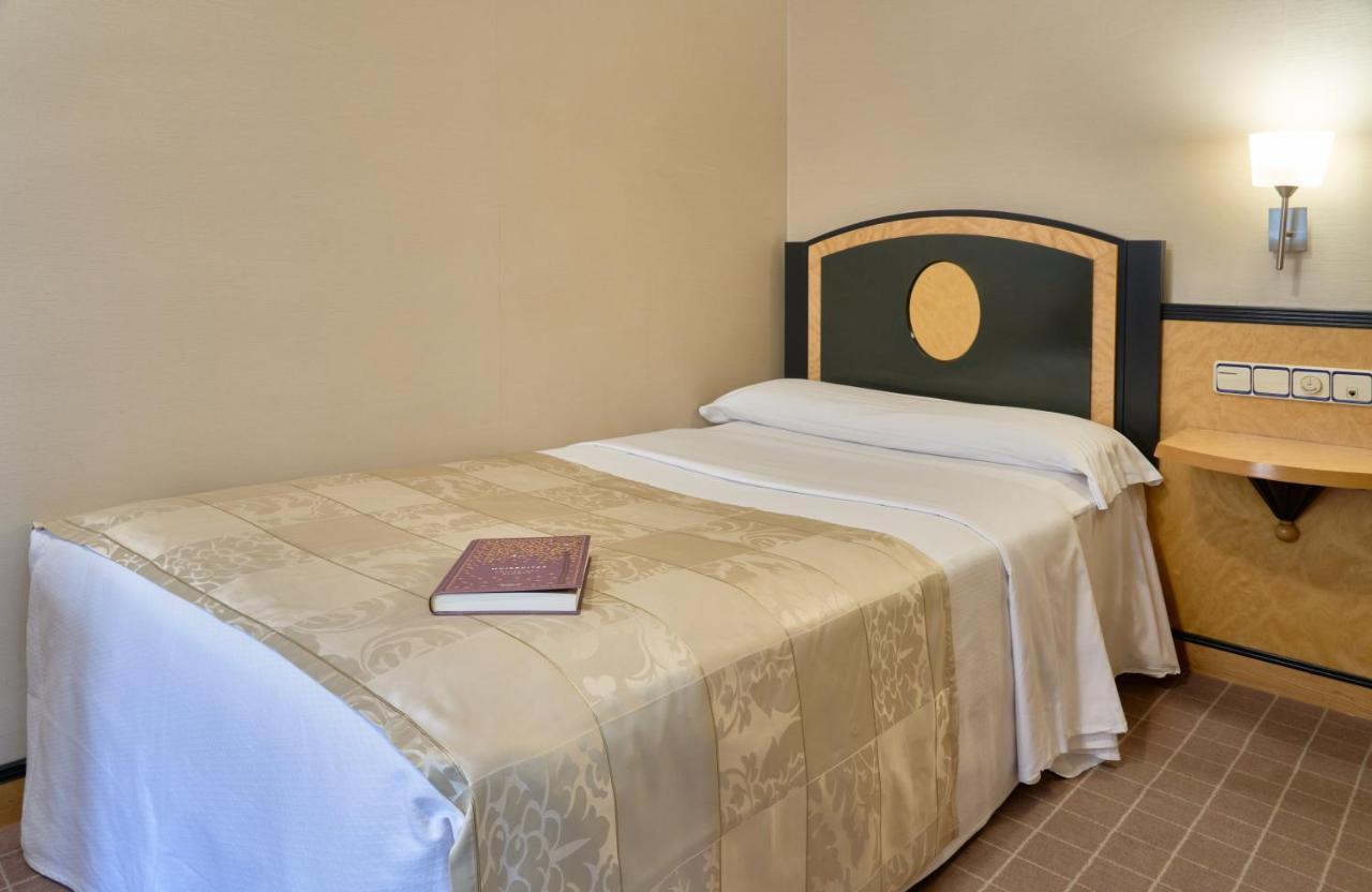 Macia Condor 4*