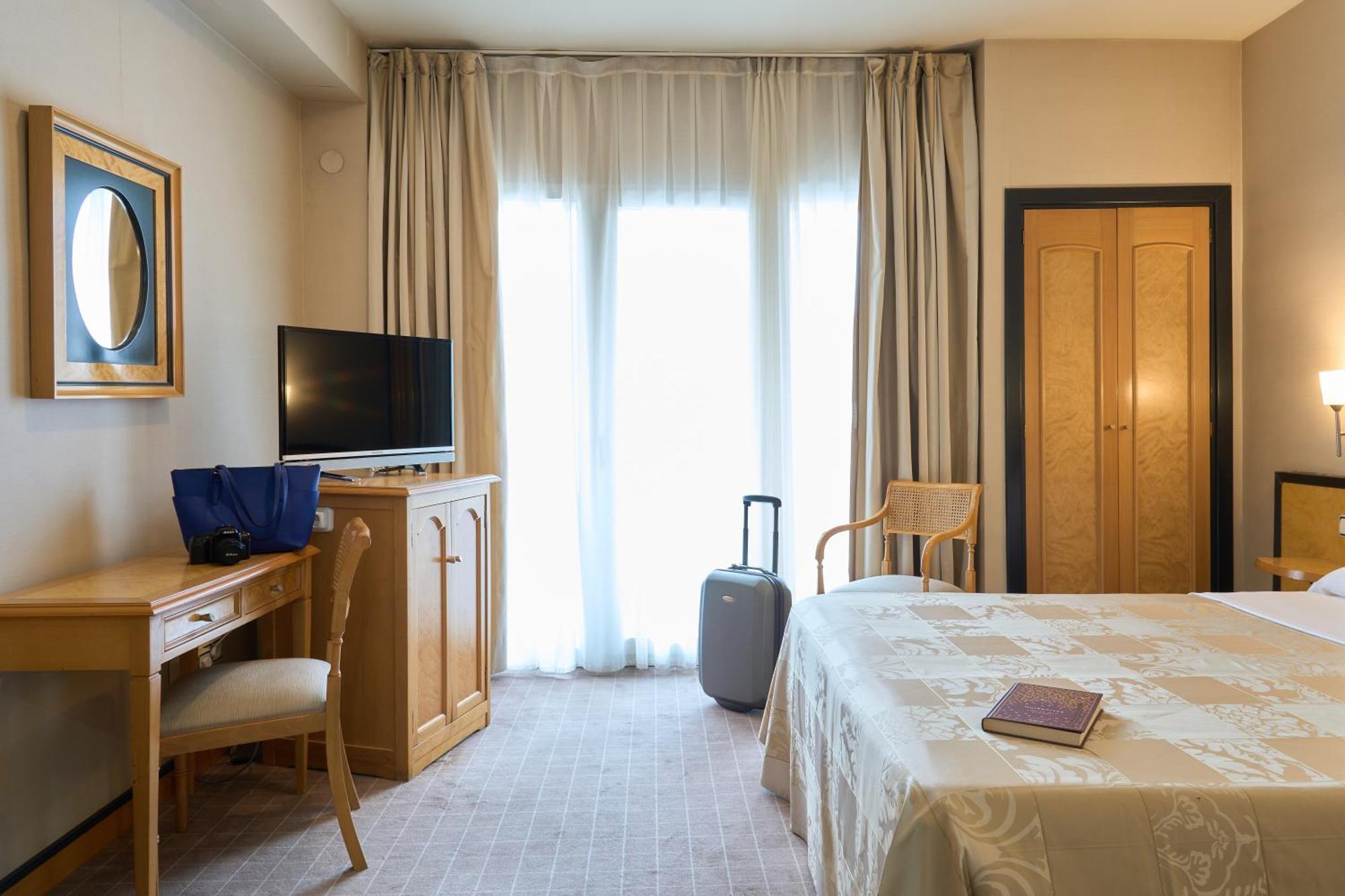 Macia Condor 4*